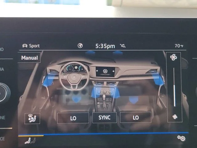 2025 Volkswagen Taos SE - Photo 38