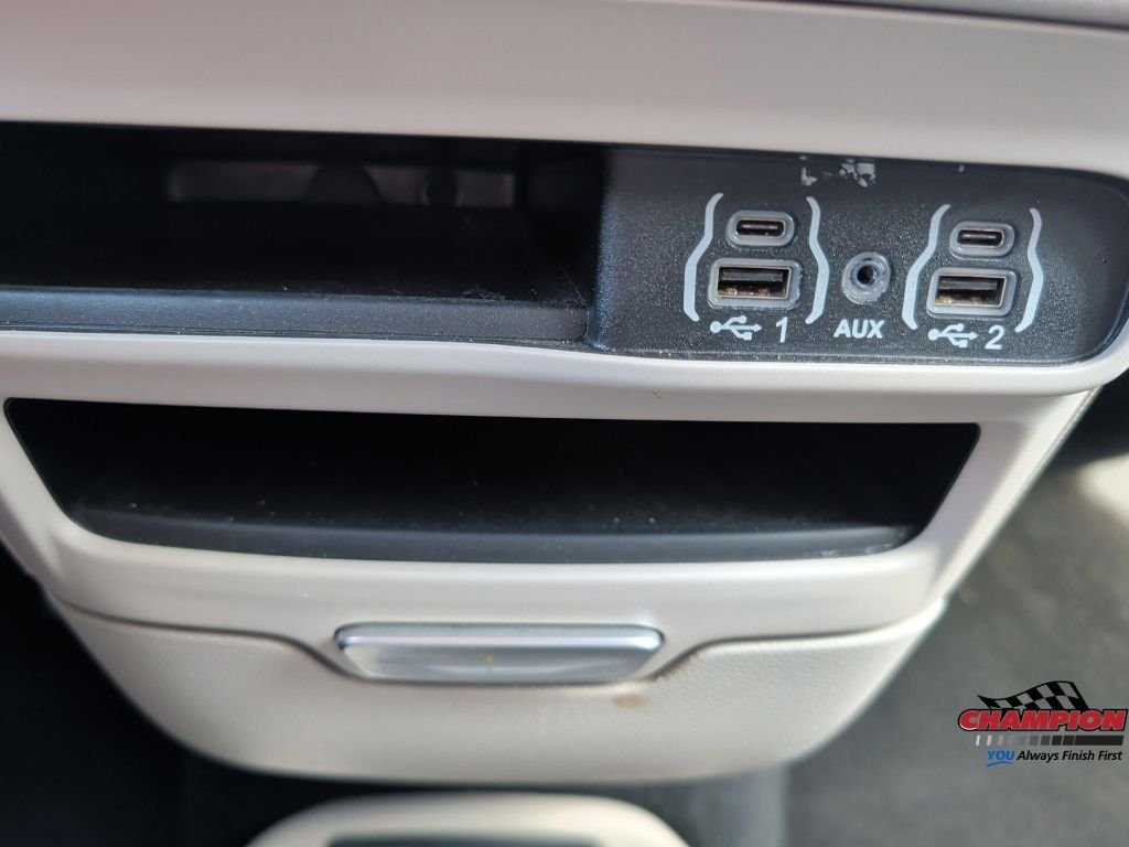 Used 2024 Black Chrysler Touring L image 26
