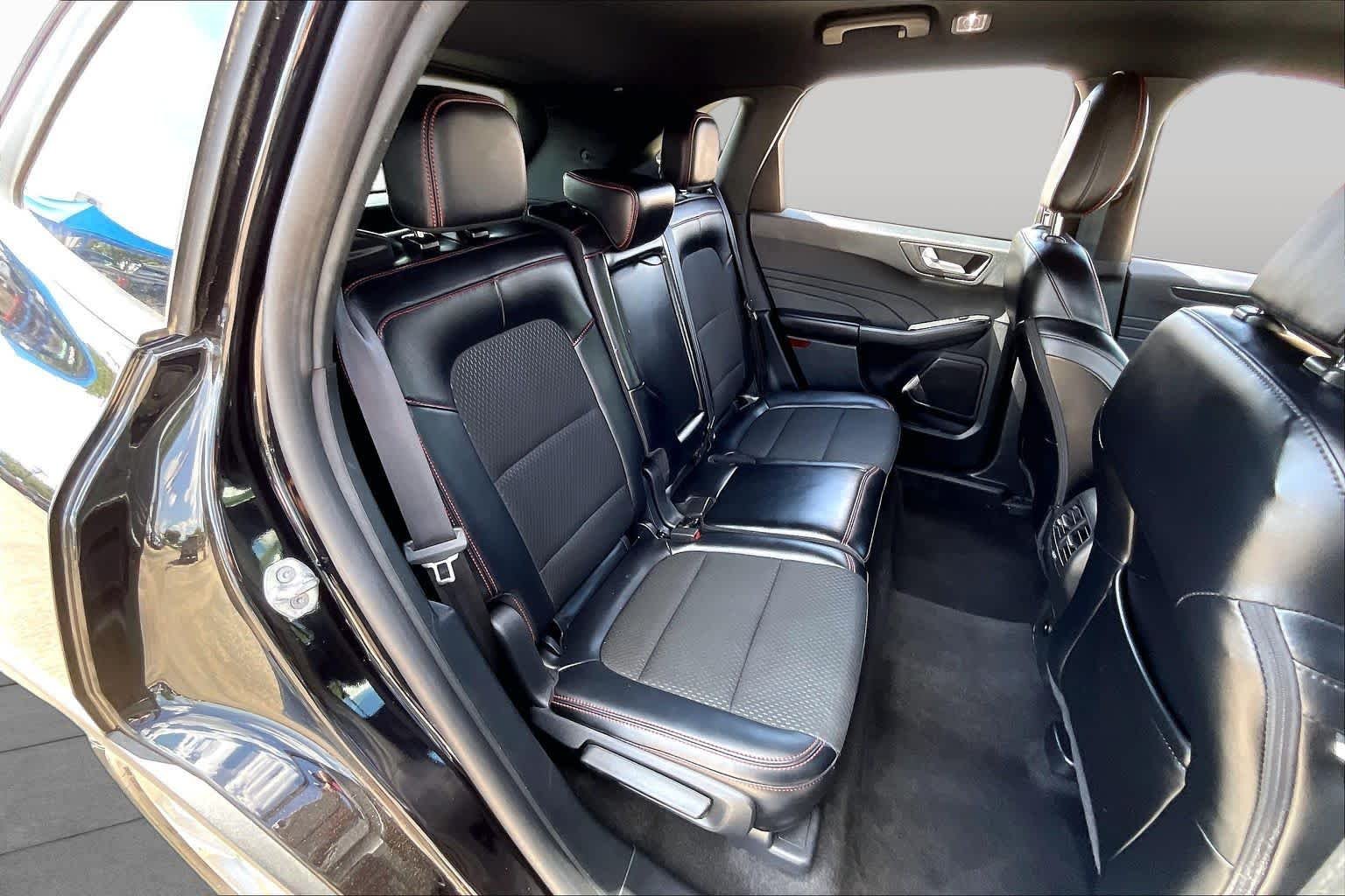 Used 2025 Agate Black Ford ST-Line image 19