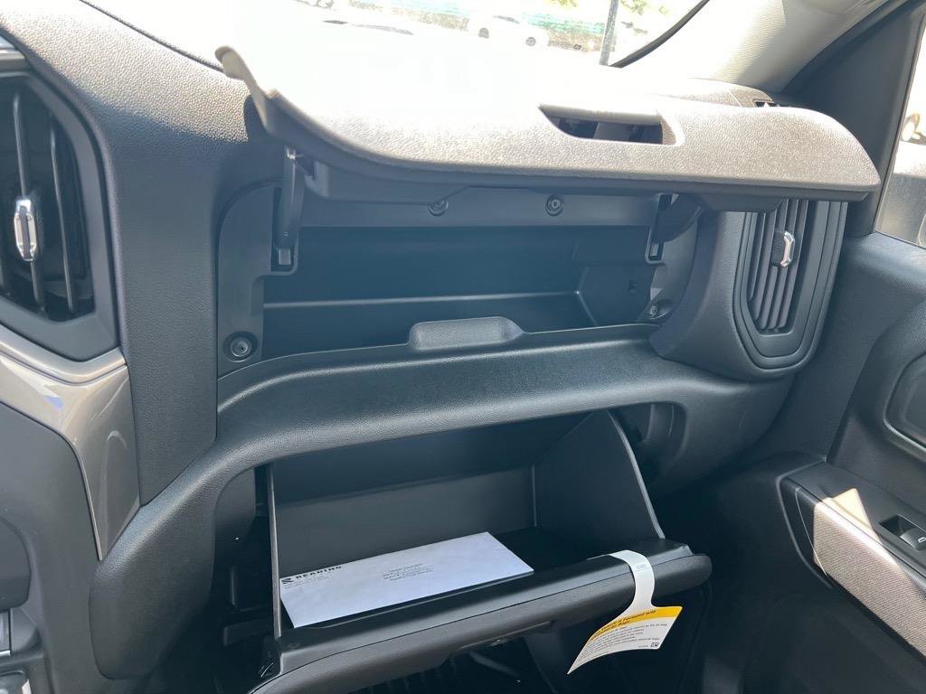 2025 GMC Sierra 2500HD Pro - Photo 12