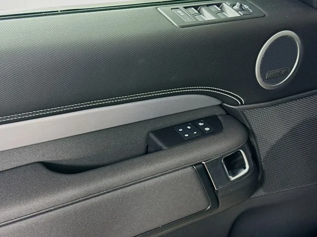 2026 Land Rover Discovery Dynamic SE - Photo 20