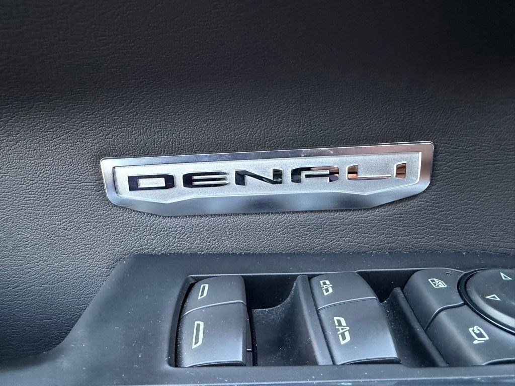 Used 2025 Sterling Metallic GMC Denali image 11