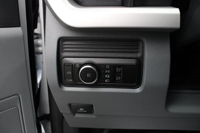 New 2027 Oxford White Ford XL image 45