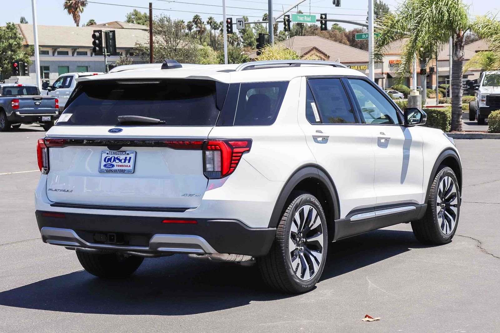 New 2026 Star White Metallic Tri-Coat Ford Platinum™ image 4