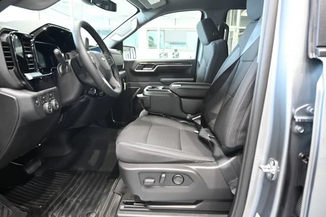 2026 Chevrolet Silverado 1500 LT - Photo 10