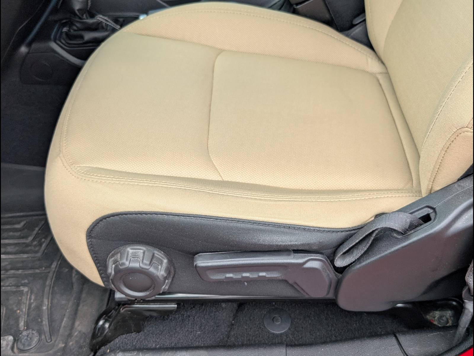 2020 Jeep Wrangler Unlimited Sahara - Photo 11