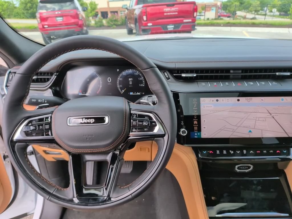 New 2026 White/off-white Jeep Summit image 29