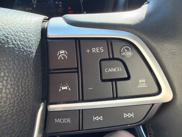 Used 2024 Silver Toyota XLE image 34