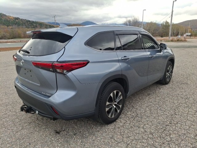 2020 Toyota Highlander XLE photo 3