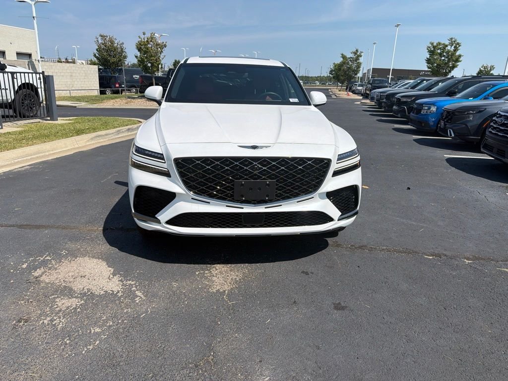 Used 2025 White Genesis 3.5T e-SC image 2
