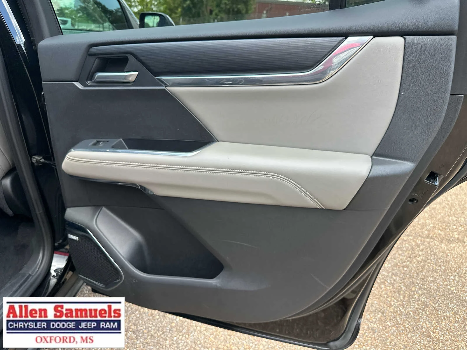 Used 2026 Ebony Twilight Metallic GMC FWD Elevation image 44