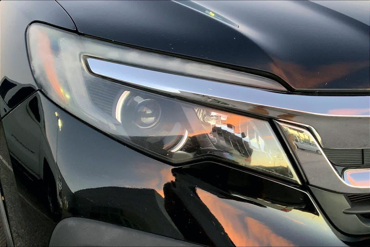 Used 2019 Crystal Black Pearl Honda EX-L image 24