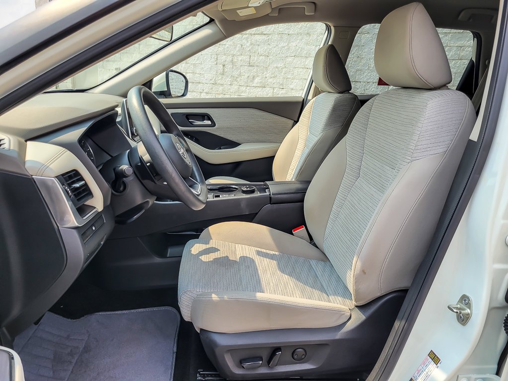Used 2023 Pearl White Tricoat Nissan SV image 8