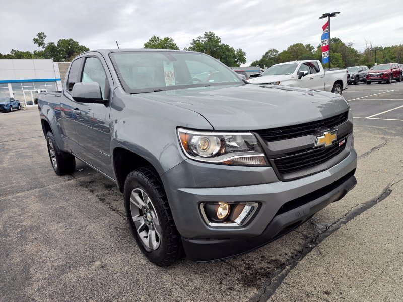 Used 2018 Gray Chevrolet Z71 image 3