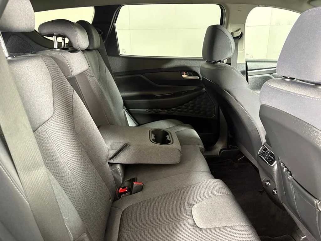 Used 2023 Black Hyundai SE image 17