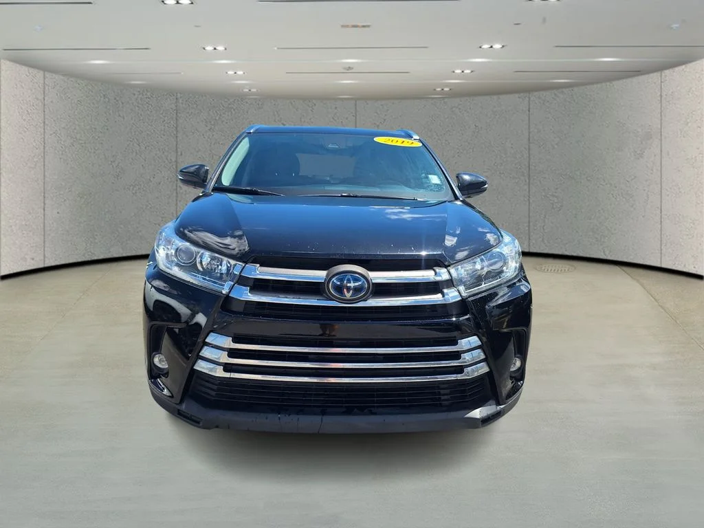Used 2019 Black Toyota Limited image 7