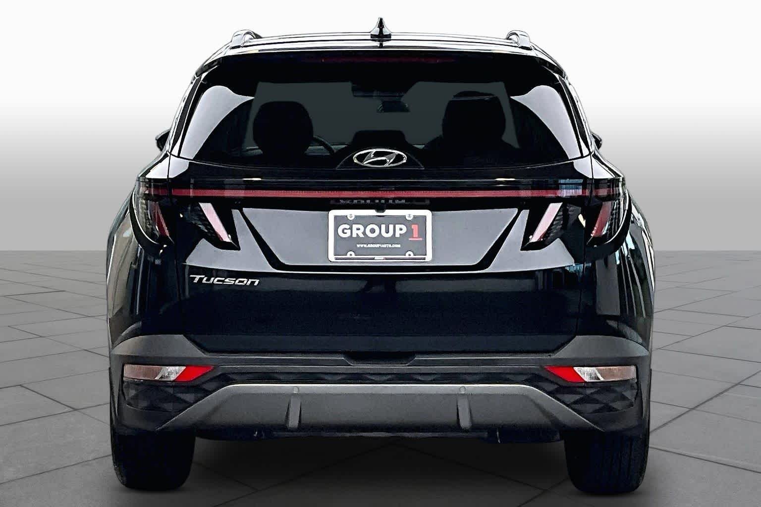 Used 2024 Black Pearl Hyundai Limited image 4