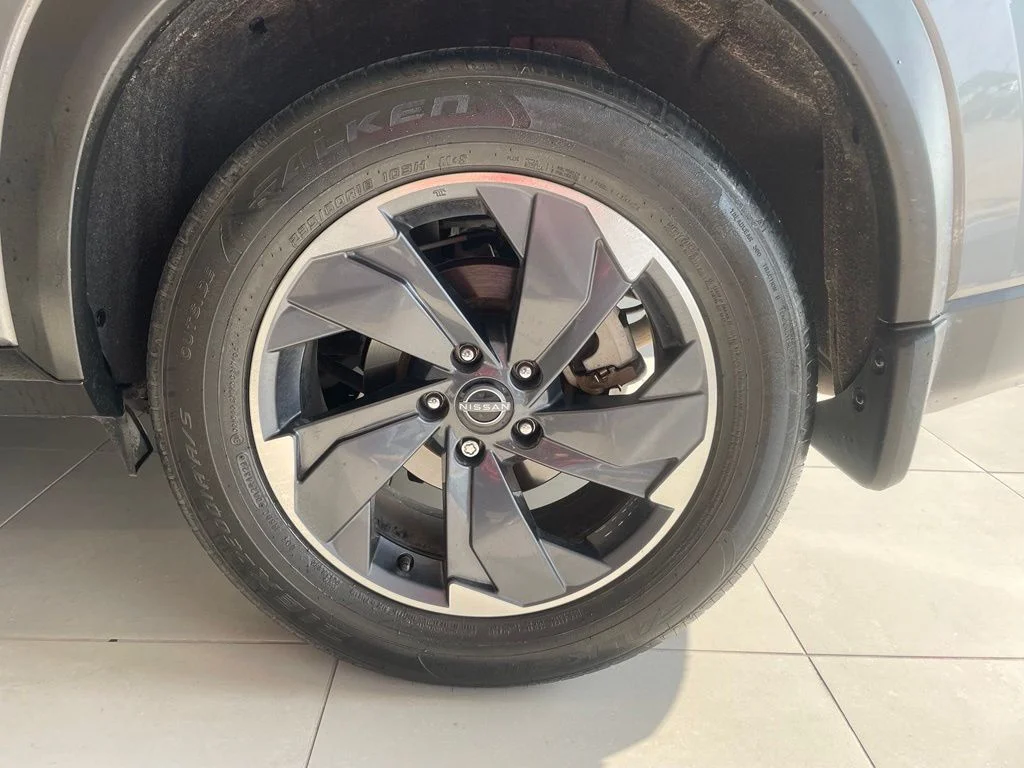 Used 2024 Gray Nissan SV image 17