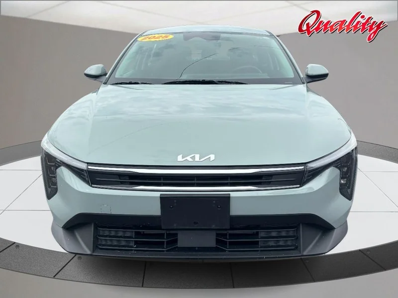 Used 2025 Morning Haze Kia LXS image 10