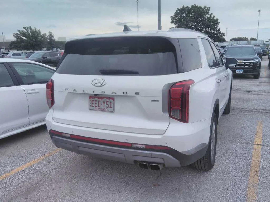 Certified Used 2025 White Hyundai SEL image 4
