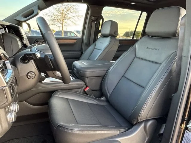 2026 GMC Yukon XL Denali - Photo 21