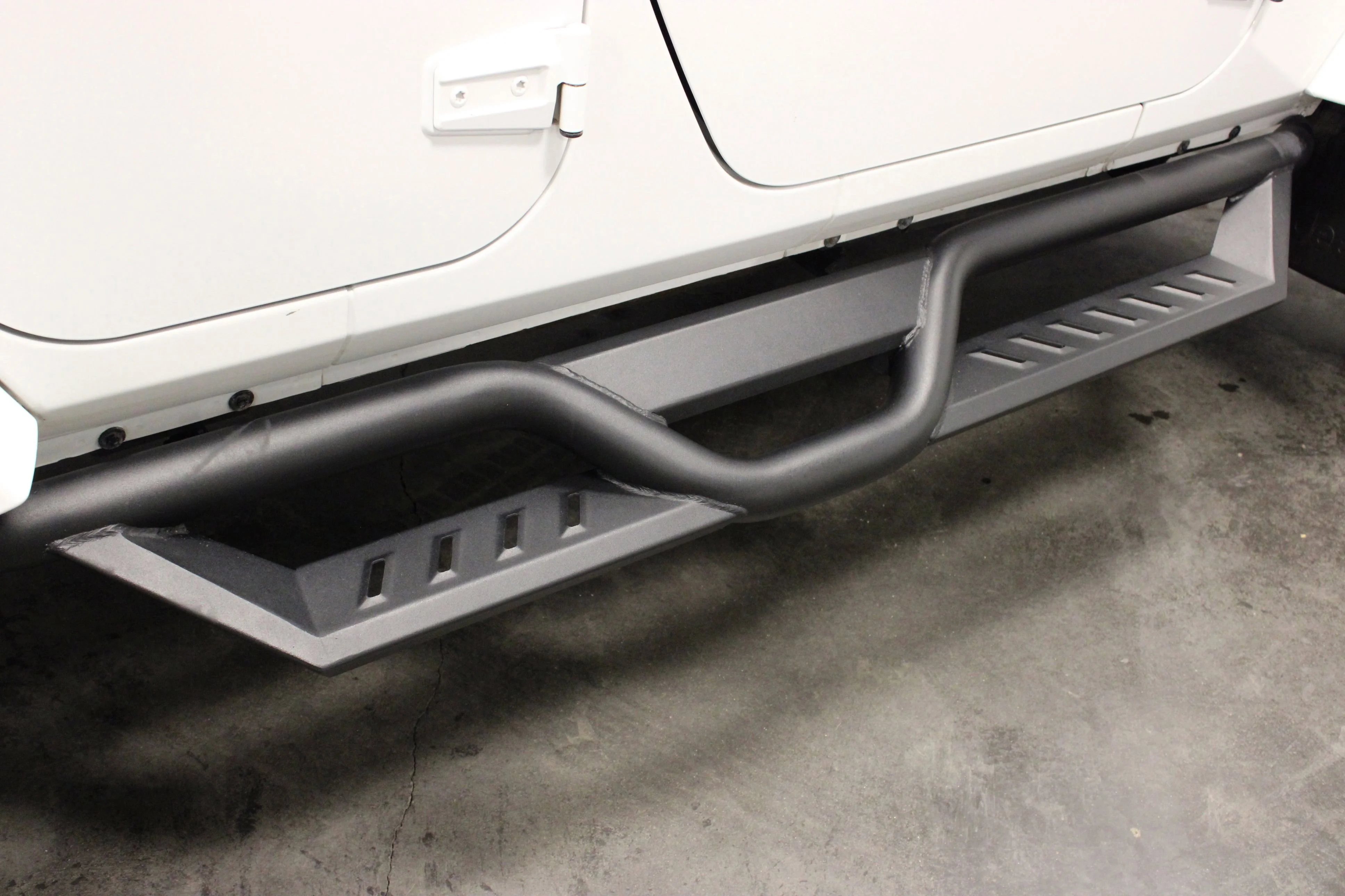 Used 2016 Bright White Clearcoat Jeep Rubicon image 10