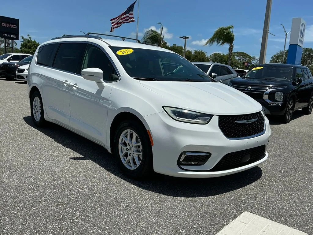 Used 2021 White Chrysler Touring L image 8