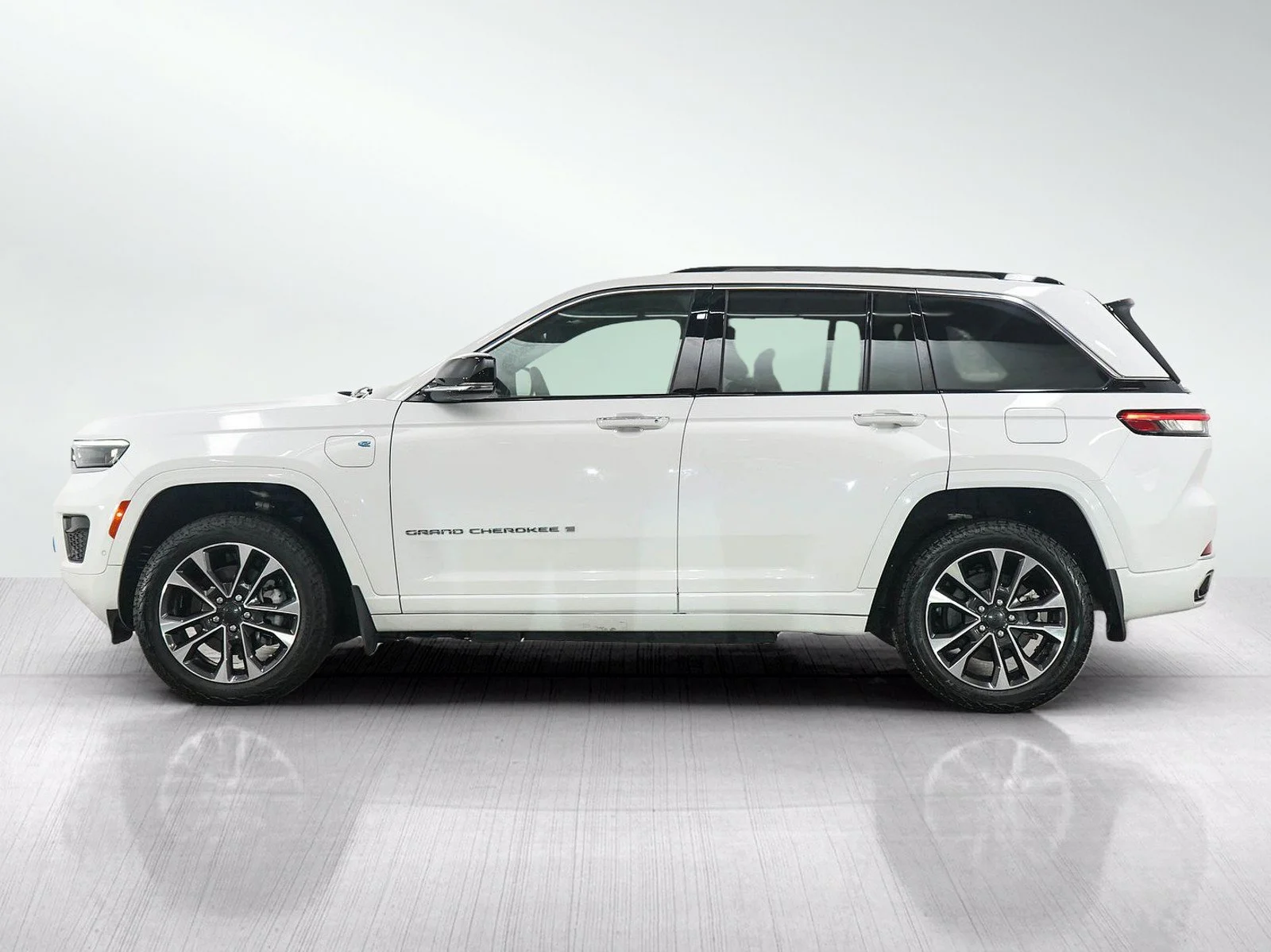 Used 2023 Jeep Grand Cherokee Overland 4xe with VIN 1C4RJYD62PC611092 for sale in Hopkins, Minnesota