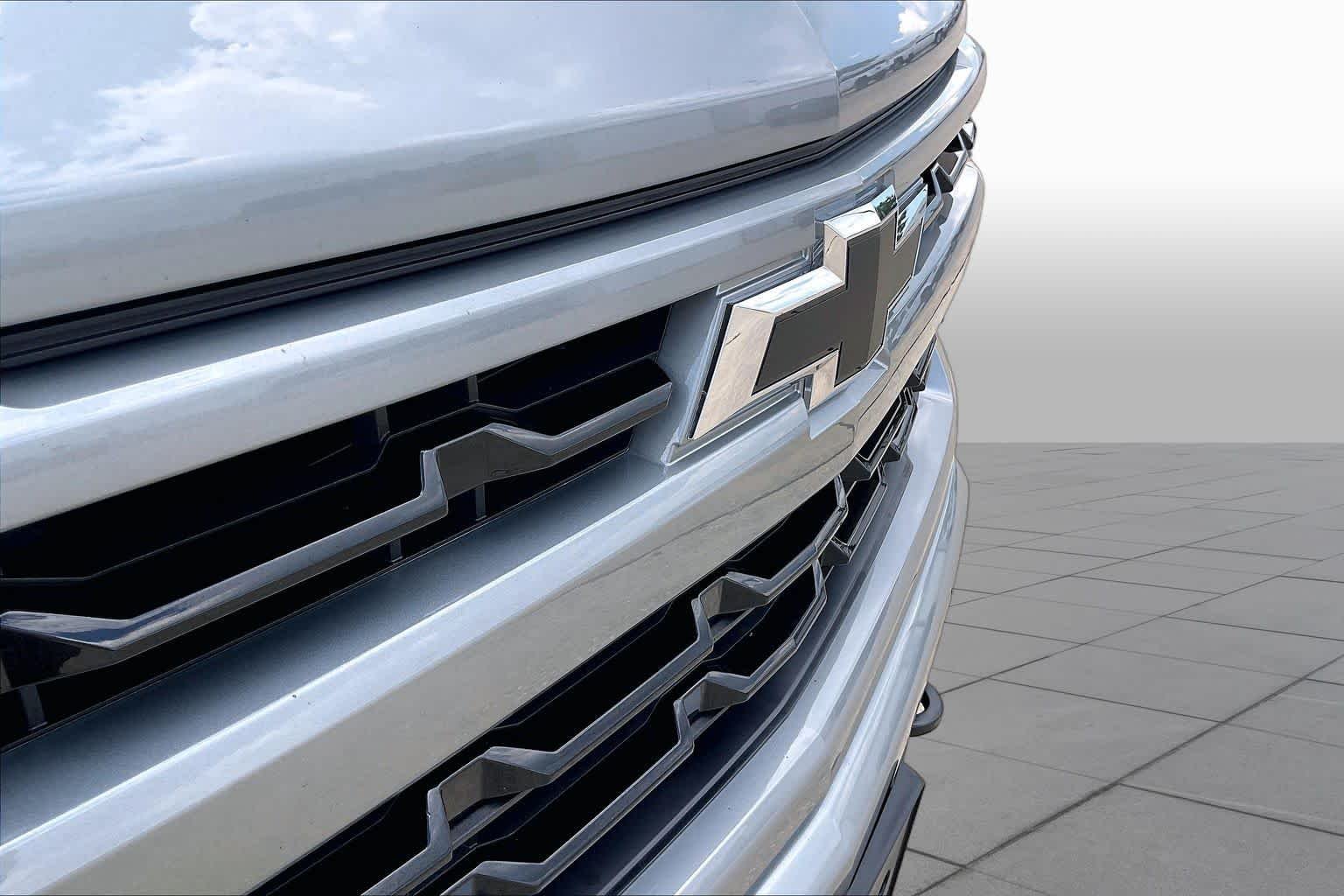 Used 2026 Sterling Gray Metallic Chevrolet RST image 30