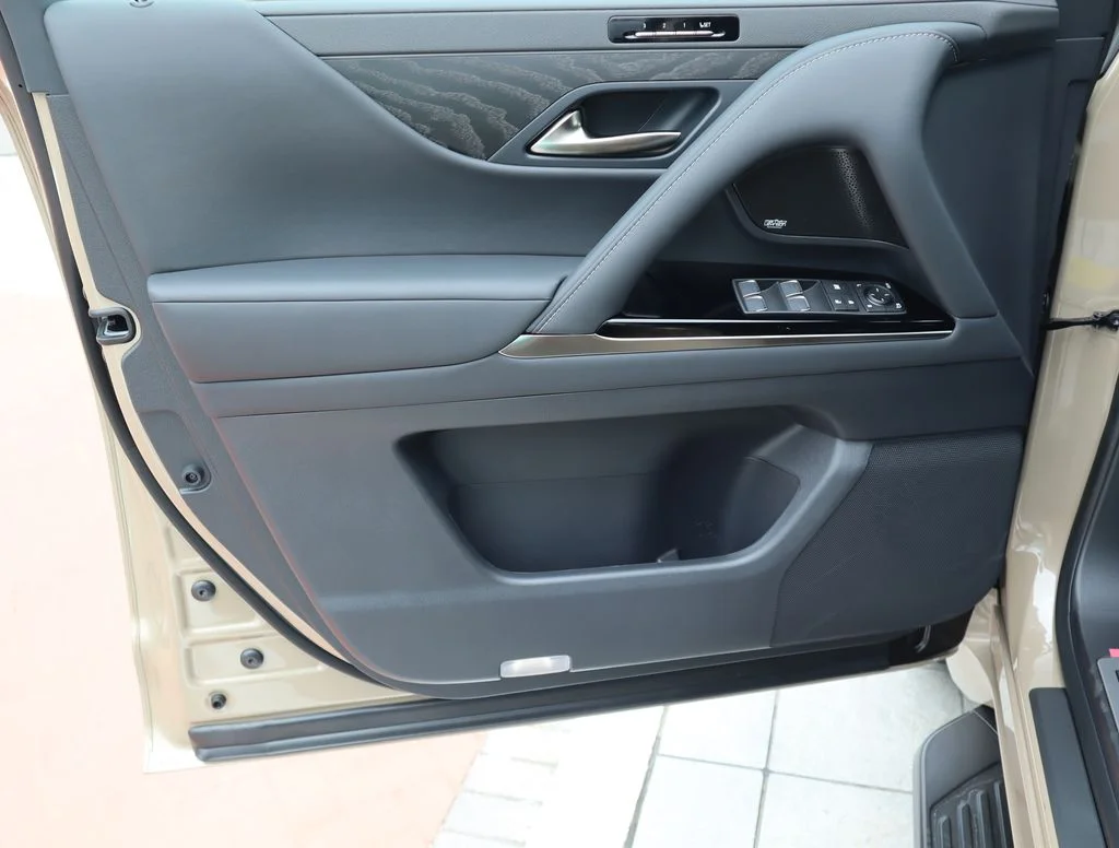 Used 2026  Lexus 700h Overtrail image 27
