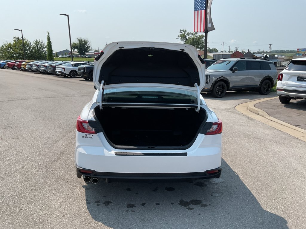 Used 2025 Ice Cap Toyota SE image 13