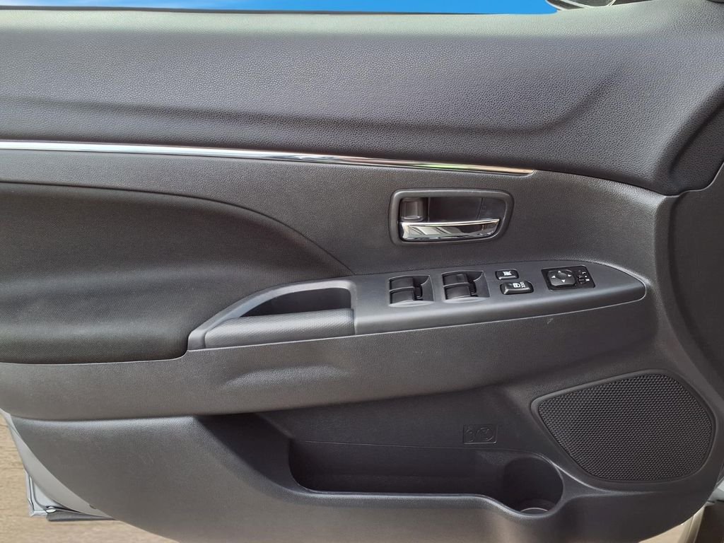 Used 2026 Gray Mitsubishi S image 18