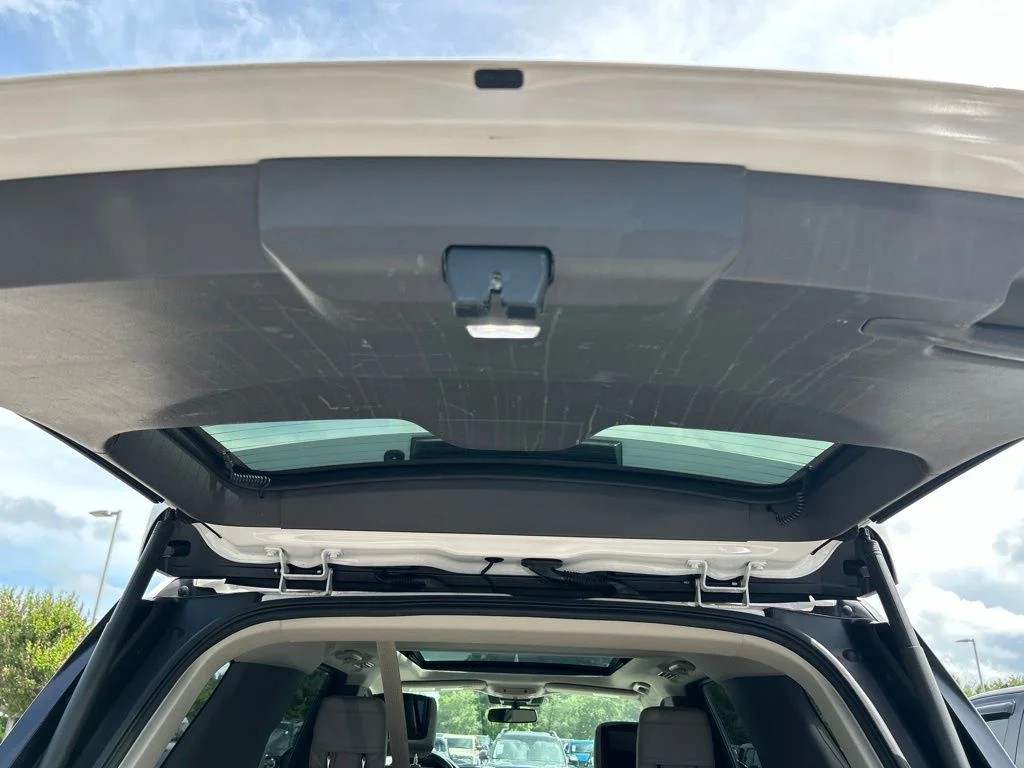 Used 2019 White Platinum Clearcoat Metallic Ford Limited image 51