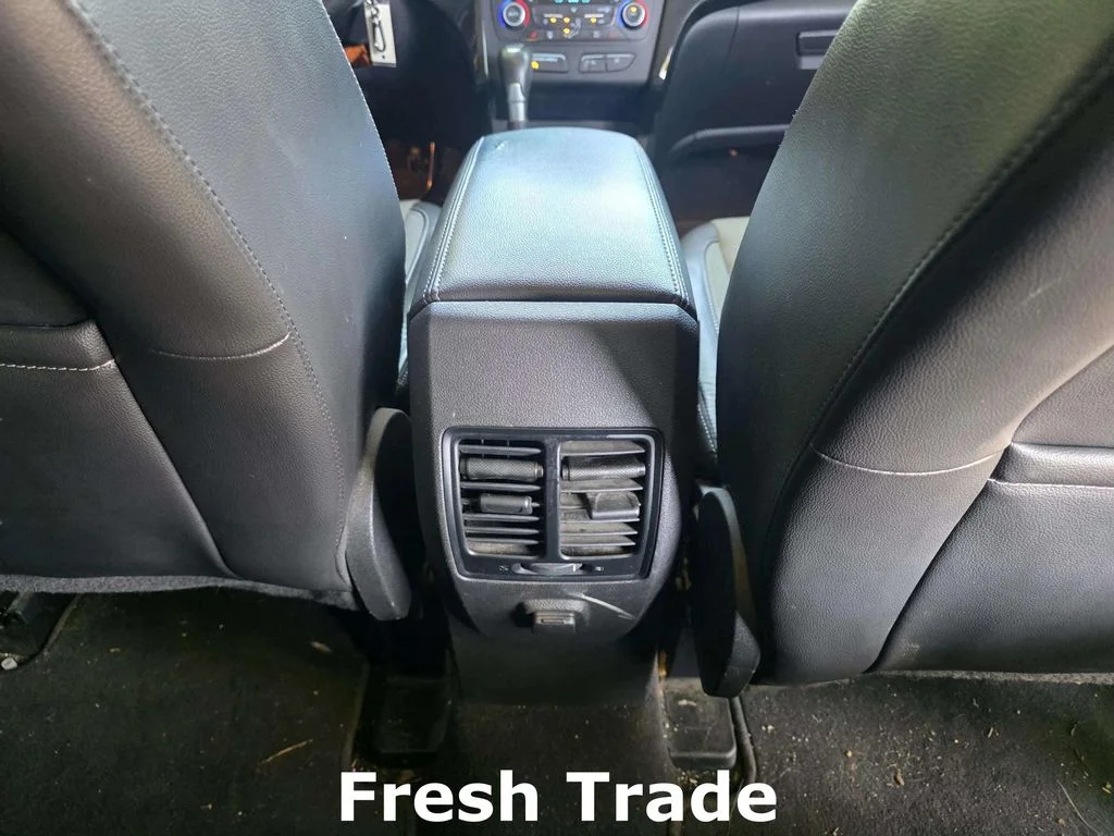 Used 2018 Lightning Blue Metallic Ford SE image 10