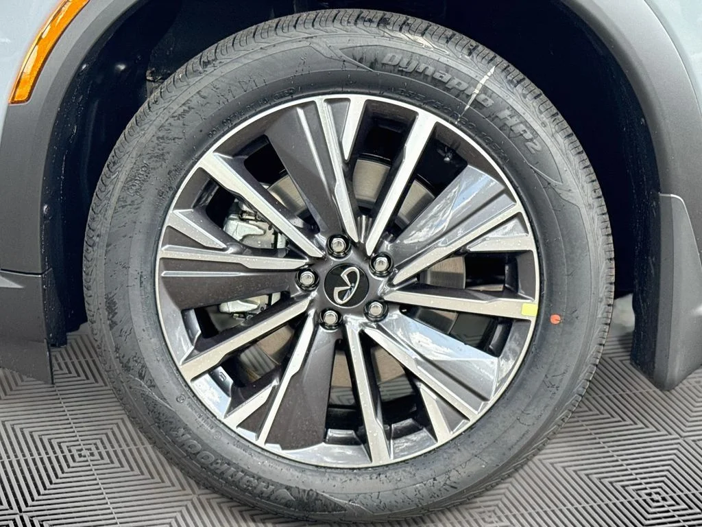 New 2027 Gray INFINITI LUXE image 34