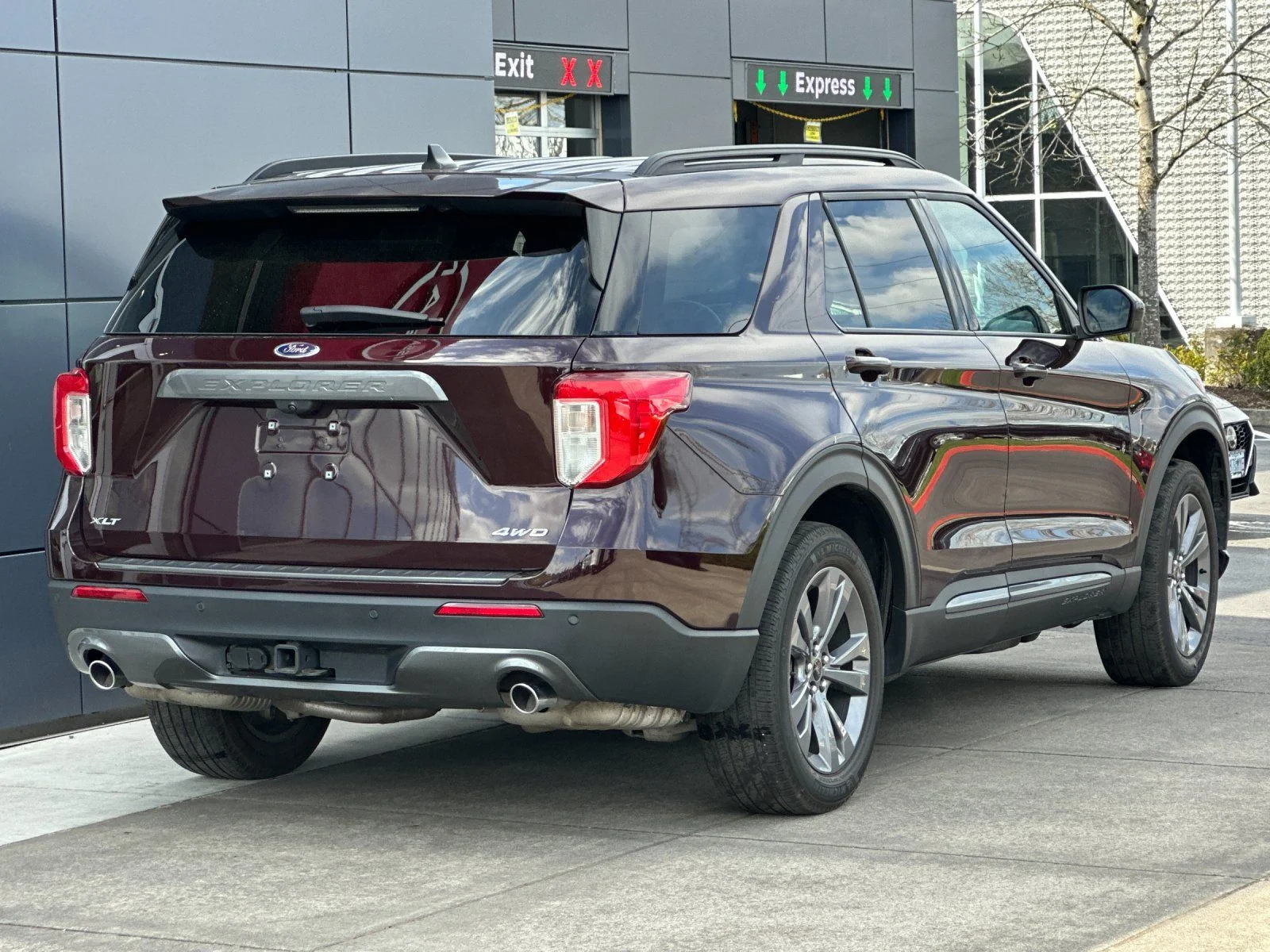 Used 2023 Red Metallic Ford XLT image 3