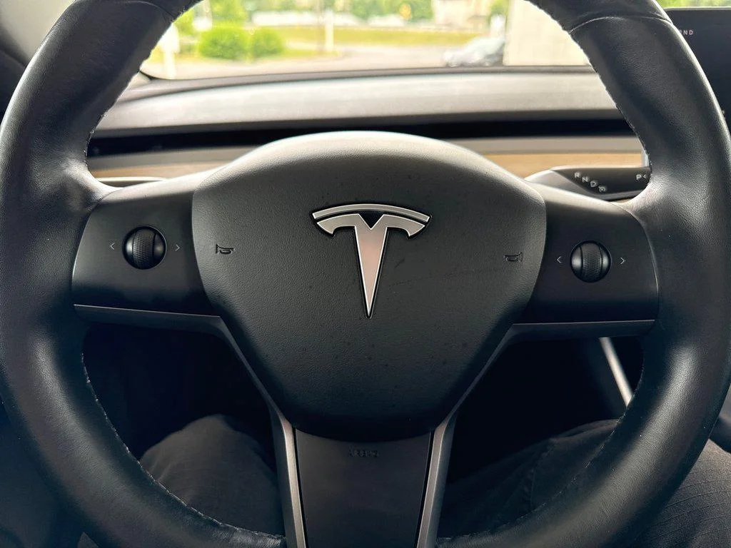 Used 2018 Deep Blue Metallic Tesla Long Range image 16