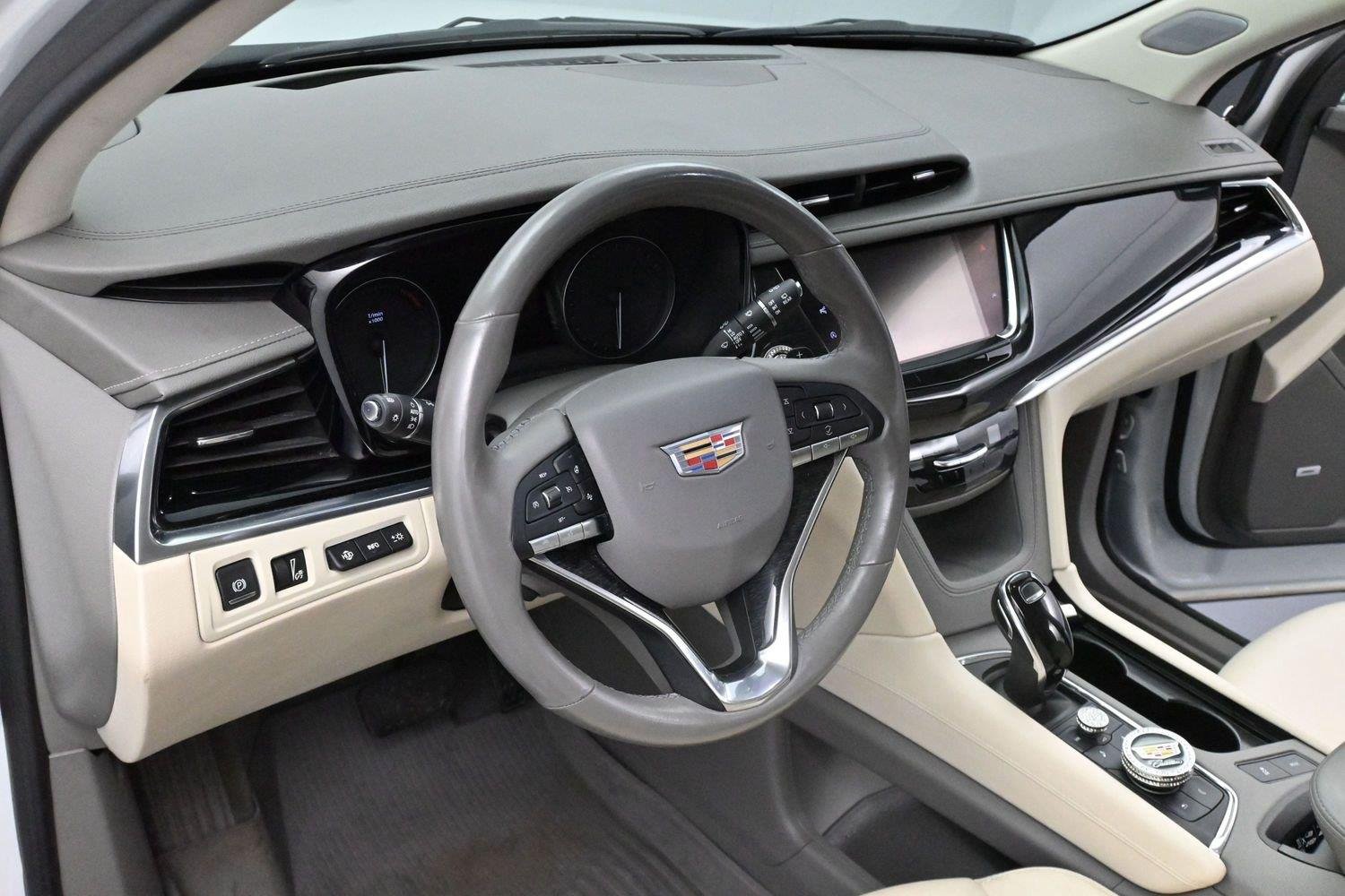 Used 2020 CRYSTAL WHITE TRICOAT Cadillac AWD Premium Luxury image 13
