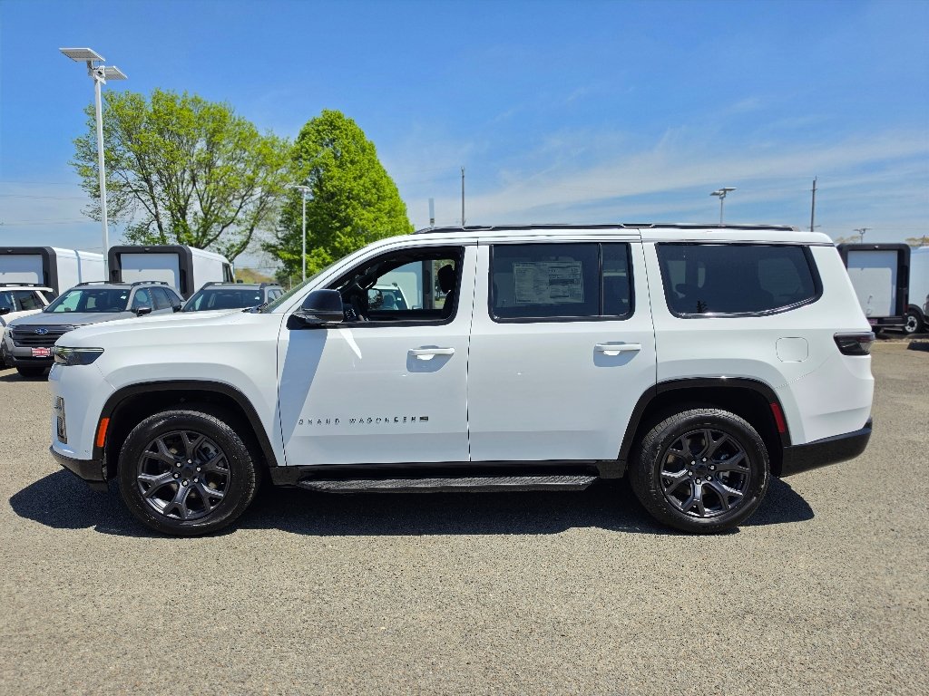 New 2026 Bright White Clear-Coat Exterior Paint Jeep Limited Altitude image 9