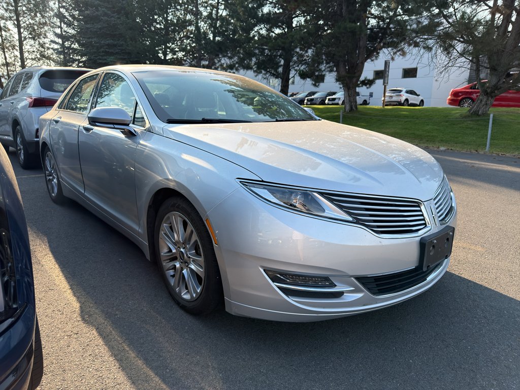 Used 2013 Ingot Silver Lincoln Base image 3