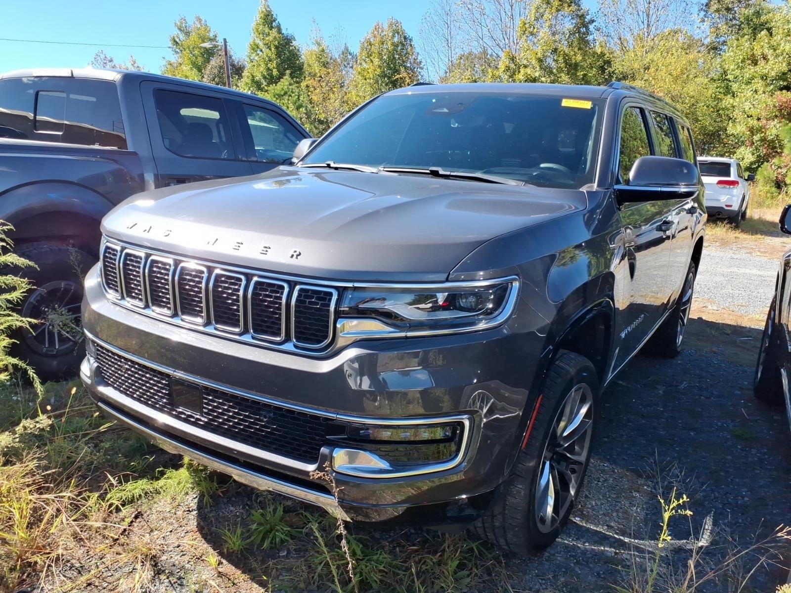 Used 2022 Baltic Gray Metallic Clearcoat Jeep Series III image 2