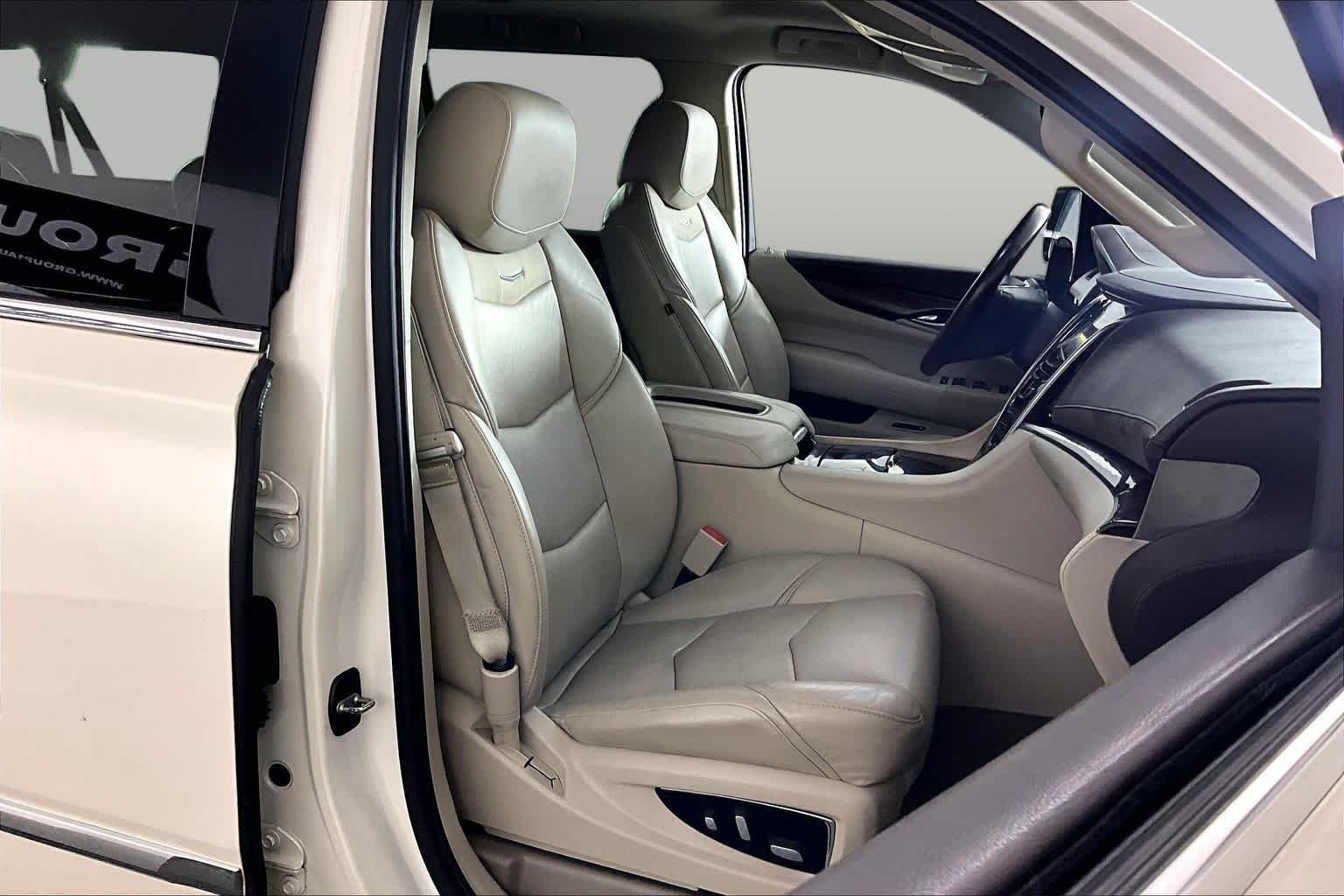 Used 2015 White Diamond Tricoat Cadillac Standard image 9