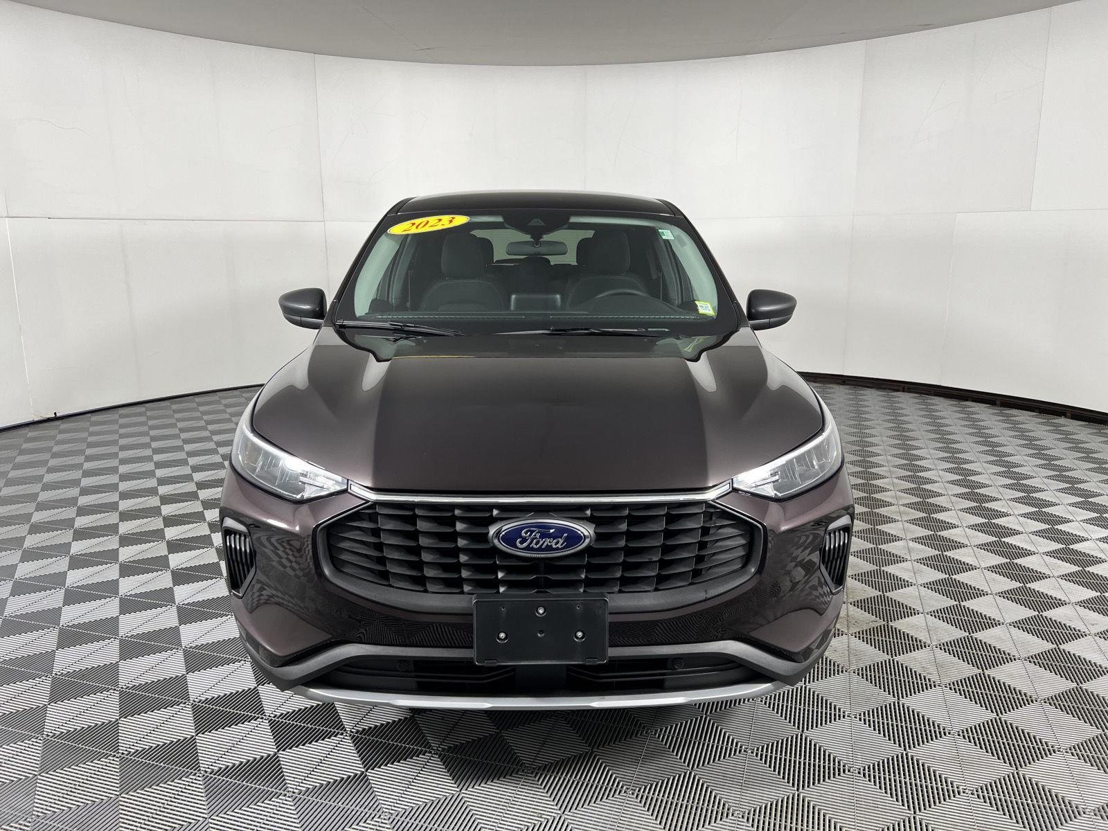 Used 2023 Cinnabar Red Ford Active image 12