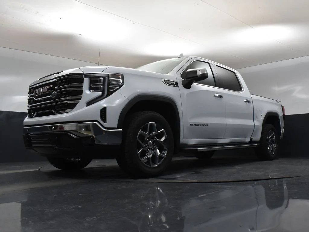 New 2026 Glacier White Tricoat GMC SLT image 43