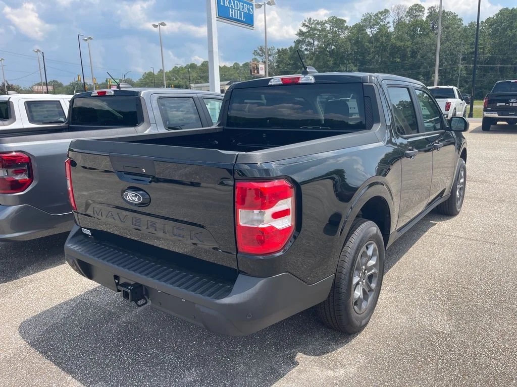 New 2026 Shadow Black Ford XLT image 12