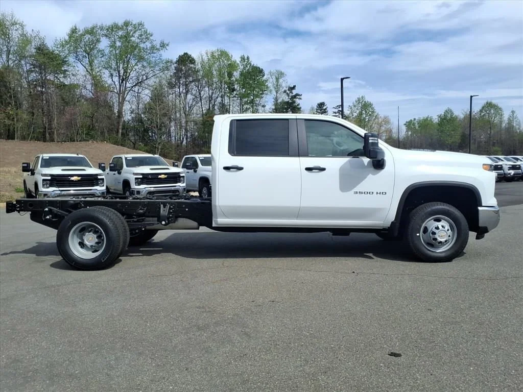 New 2026 Summit White Chevrolet Work Truck image 26