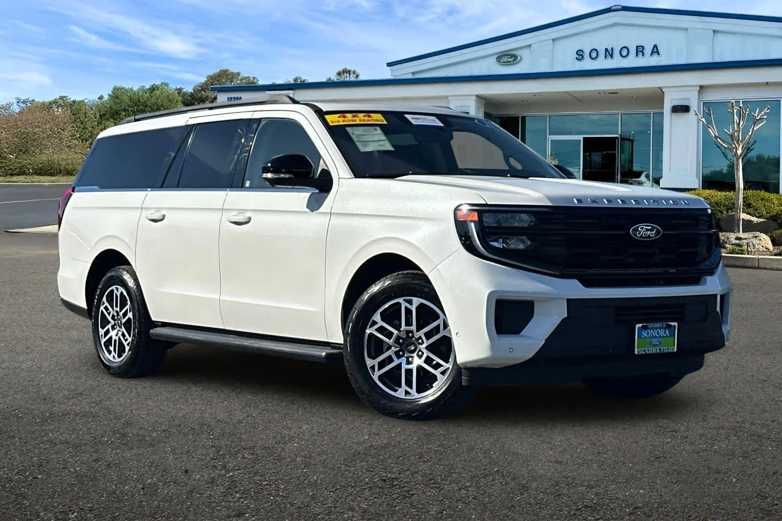 Used 2025 Star White Metallic Tri-Coat Ford Active image 2
