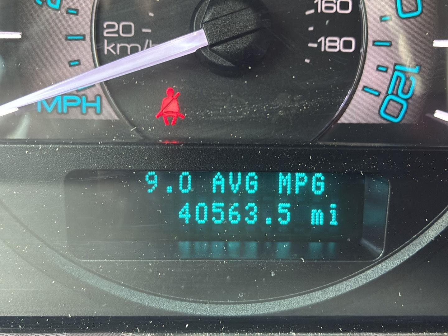 Used 2010 GOLD Mercury Premier image 2