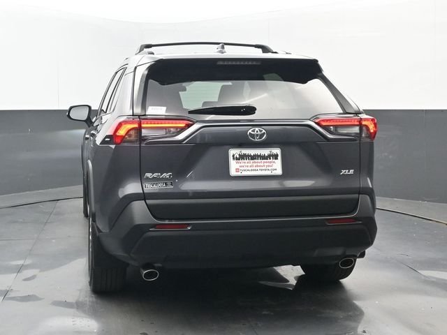 Used 2024 Magnetic Gray Metallic Toyota XLE Premium image 18