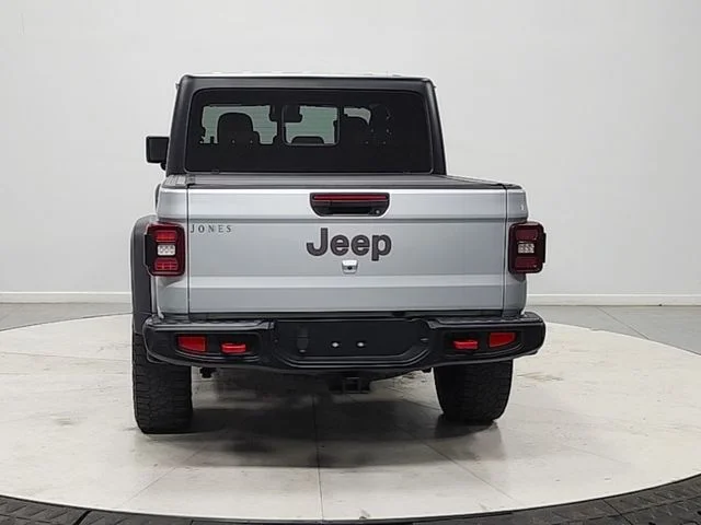 Used 2023 Silver Jeep Rubicon image 6